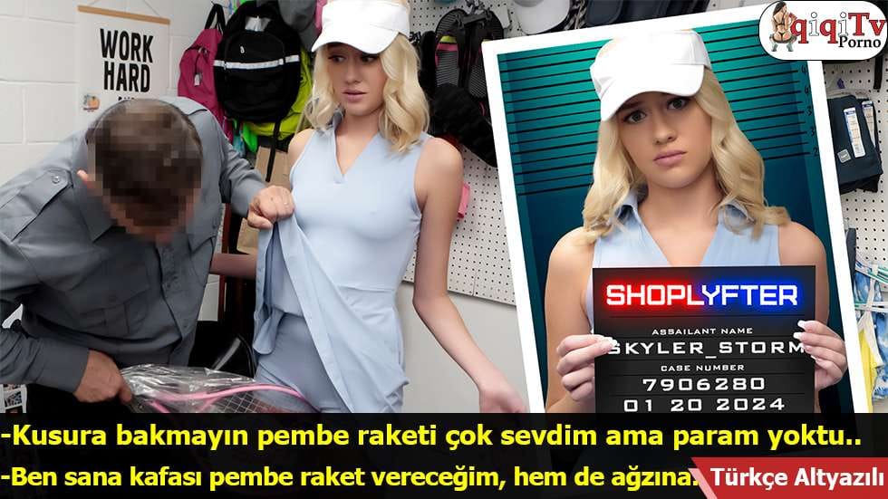 Siyah kilotlu coraplı sexi kadınlar